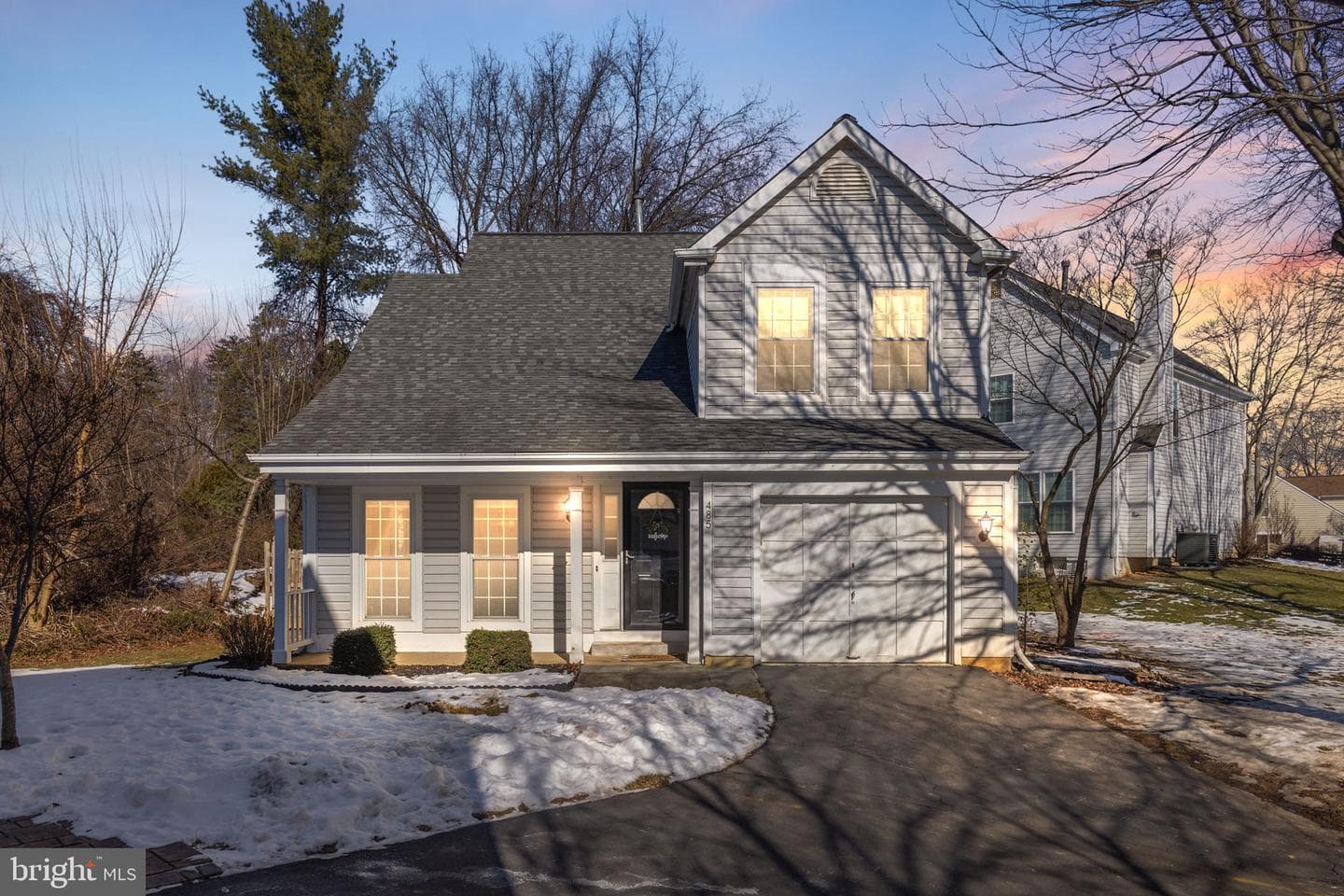 485 Foxridge Drive SW photo 2