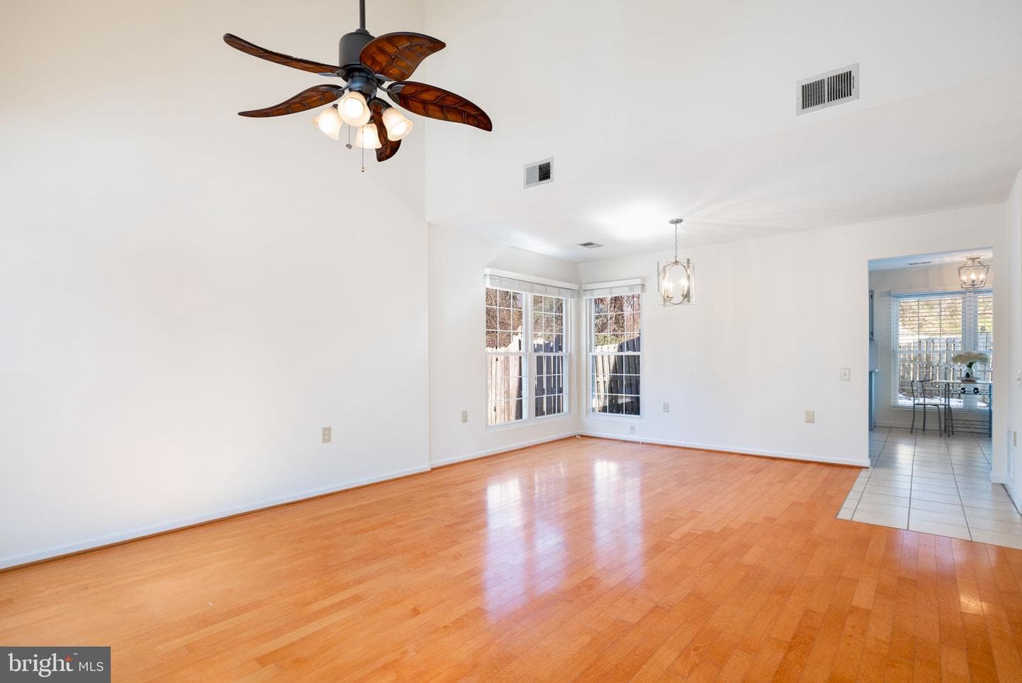 485 Foxridge Drive SW photo 32