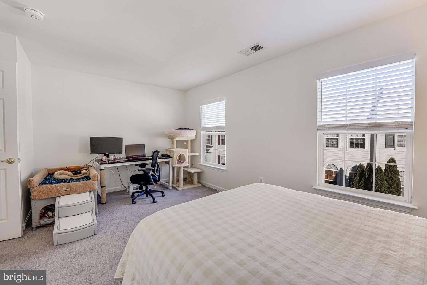 43729 Clear Lake Square photo 17