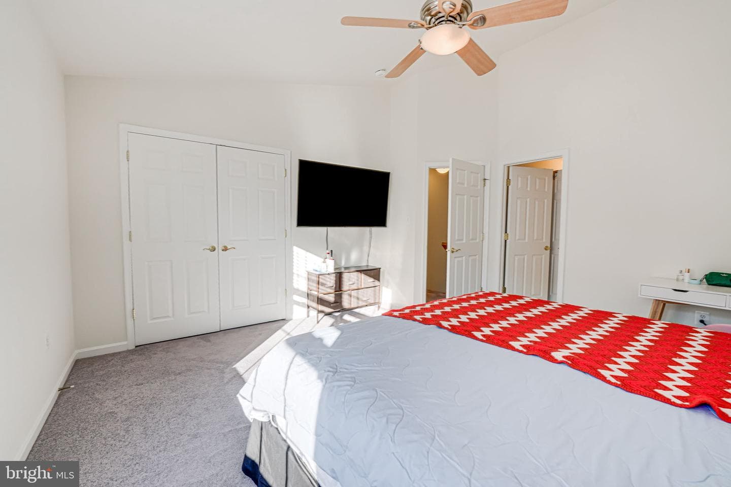 43729 Clear Lake Square photo 20