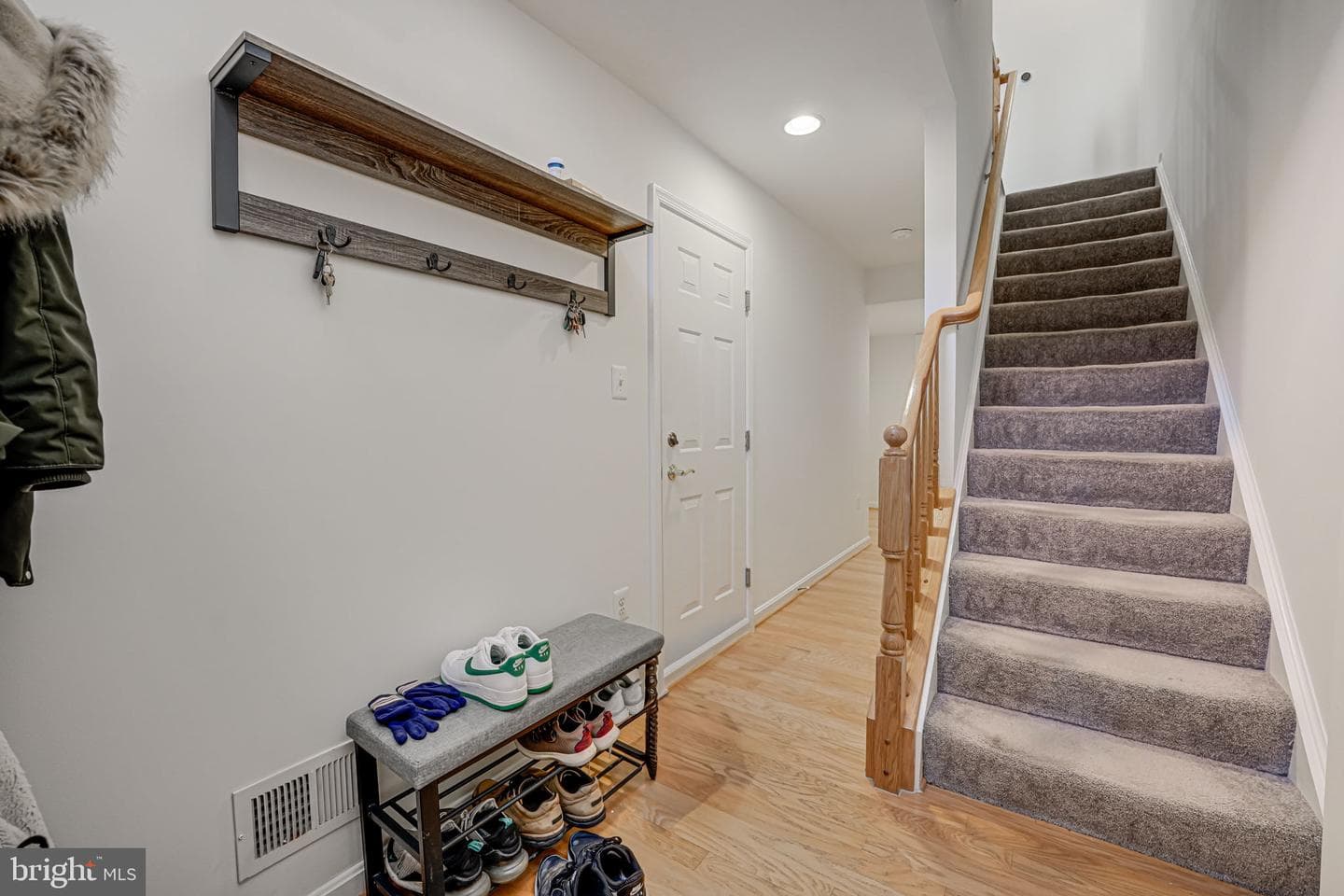 43729 Clear Lake Square photo 3