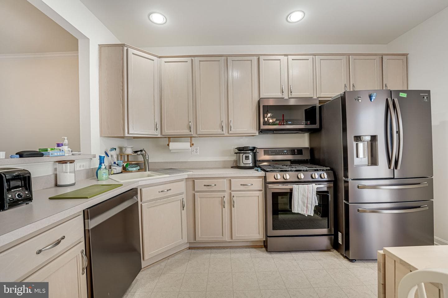 43729 Clear Lake Square photo 4