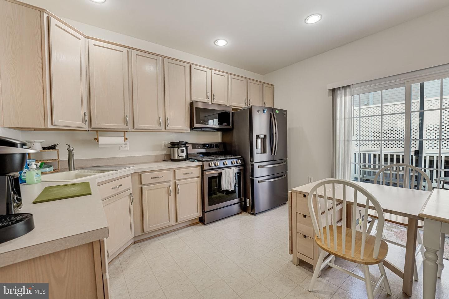 43729 Clear Lake Square photo 5