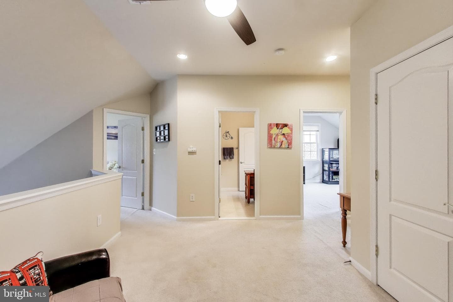 44362 Maltese Falcon Square photo 19