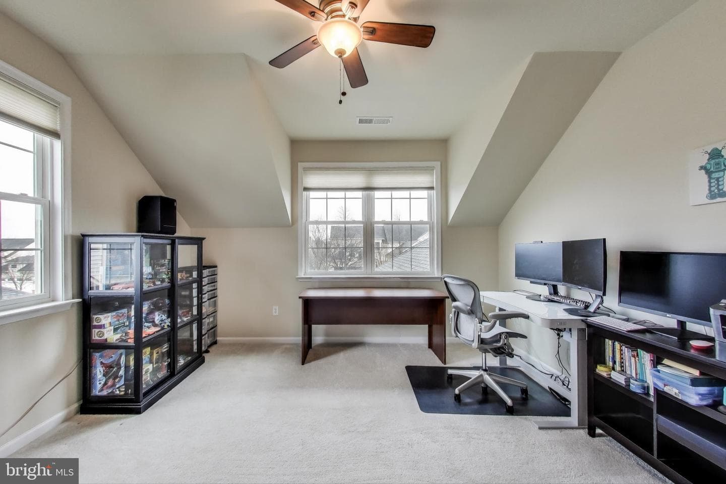 44362 Maltese Falcon Square photo 21
