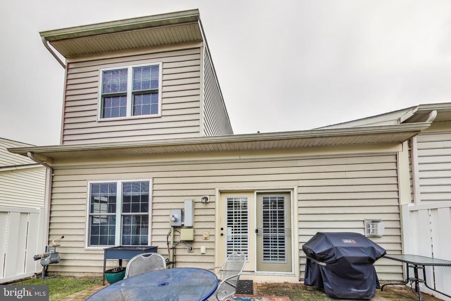 44362 Maltese Falcon Square photo 26