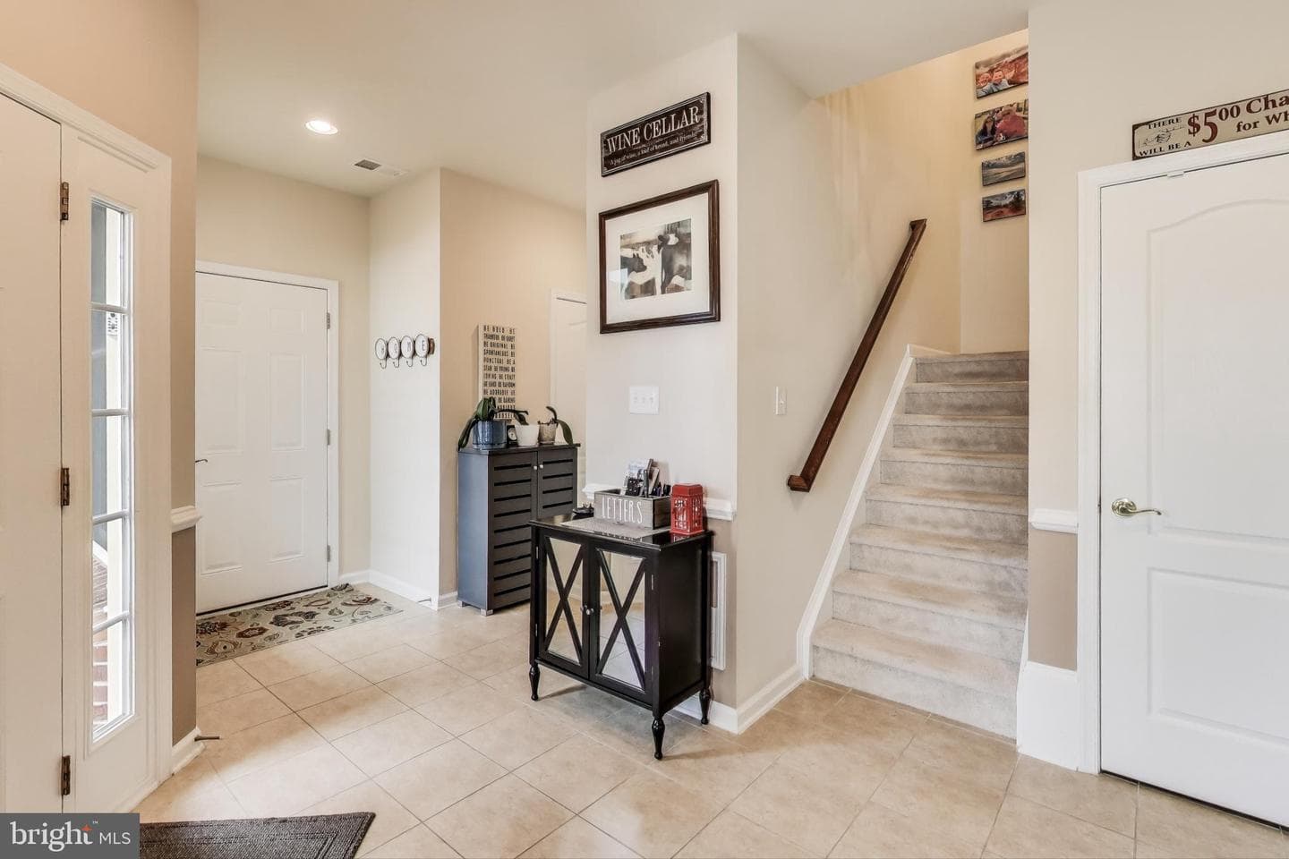 44362 Maltese Falcon Square photo 4