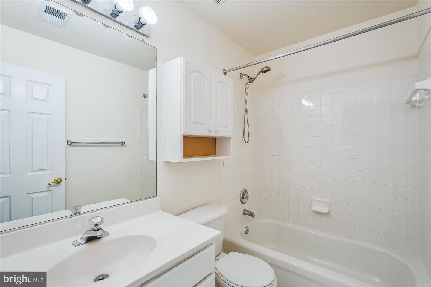 21789 Oakville Terrace photo 16