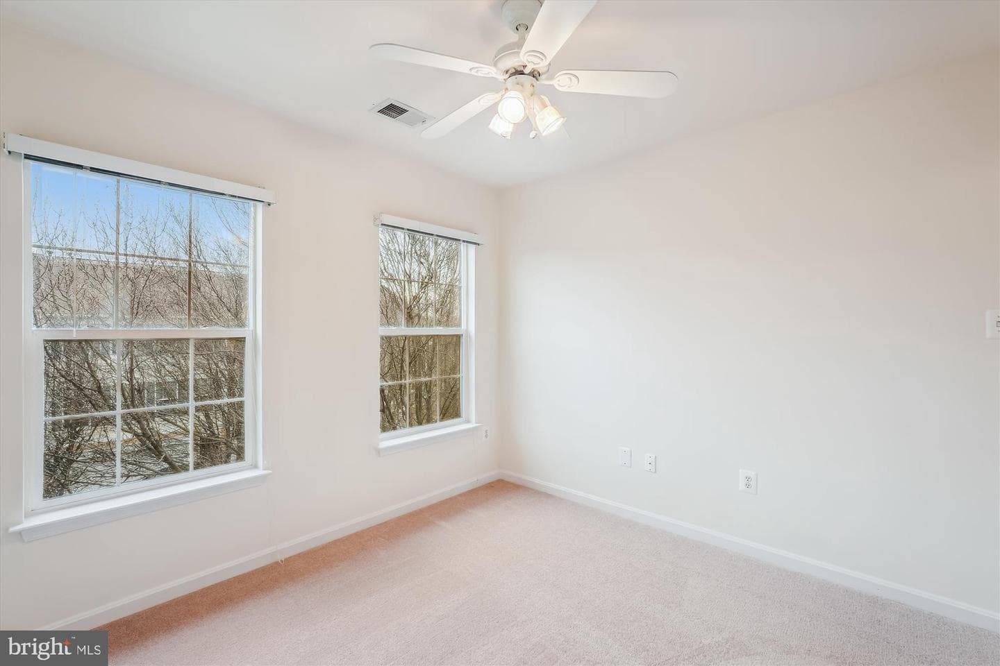 21789 Oakville Terrace photo 17