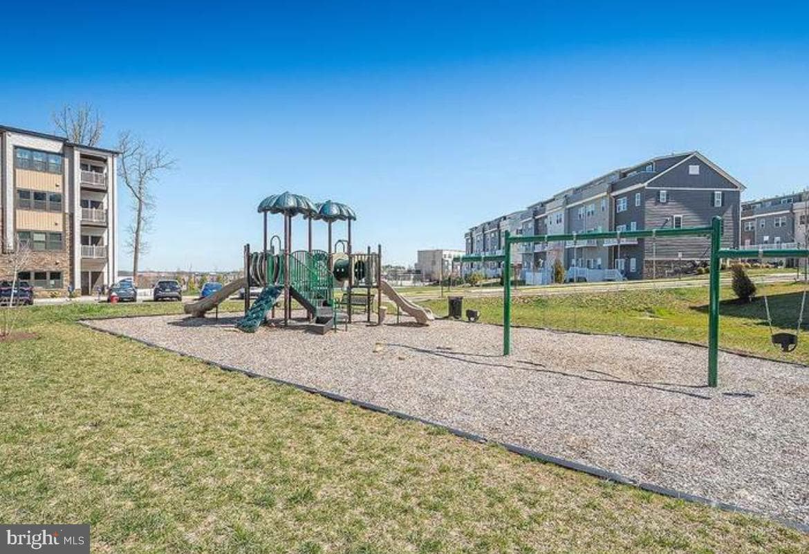 46270 Mount Allen Terrace #204 photo 3