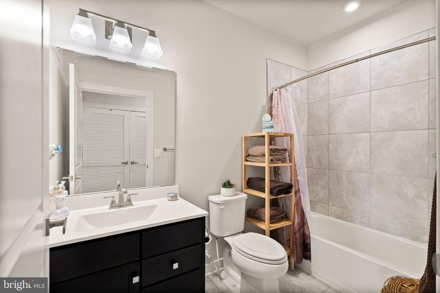 46270 Mount Allen Terrace #204 photo 32