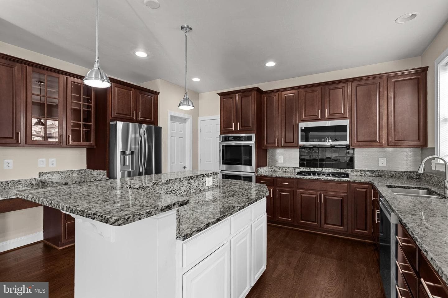 21133 Walkley Hill Place photo 9