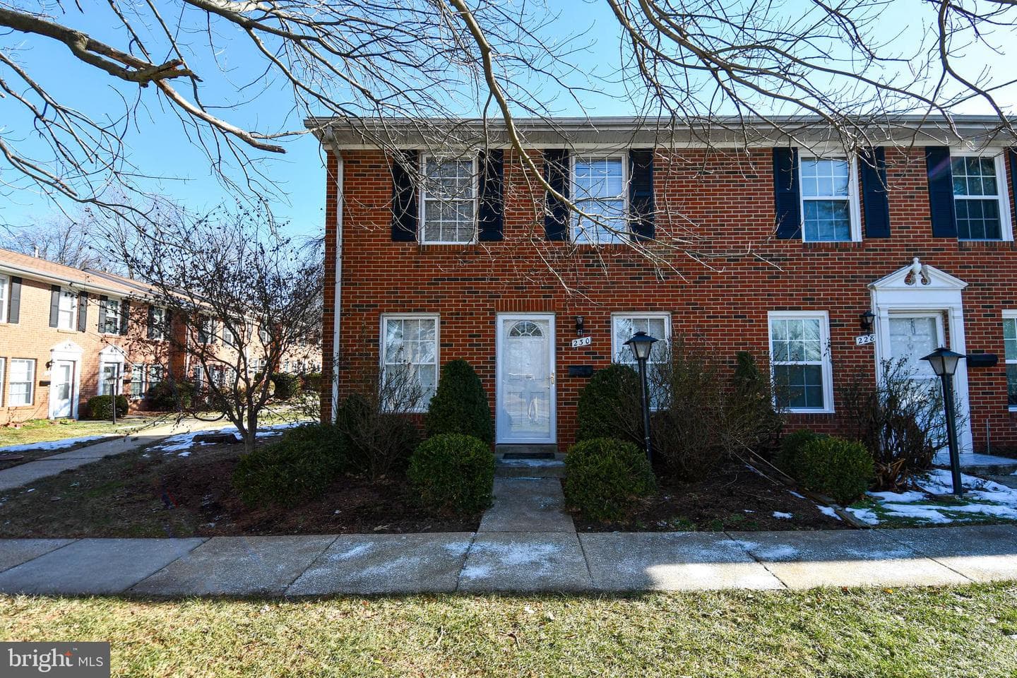 230 N Sterling Blvd photo 2
