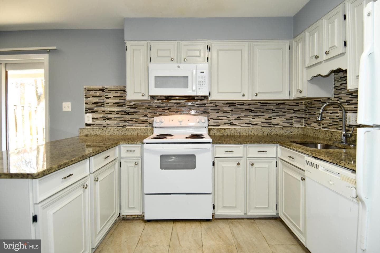 230 N Sterling Blvd photo 21
