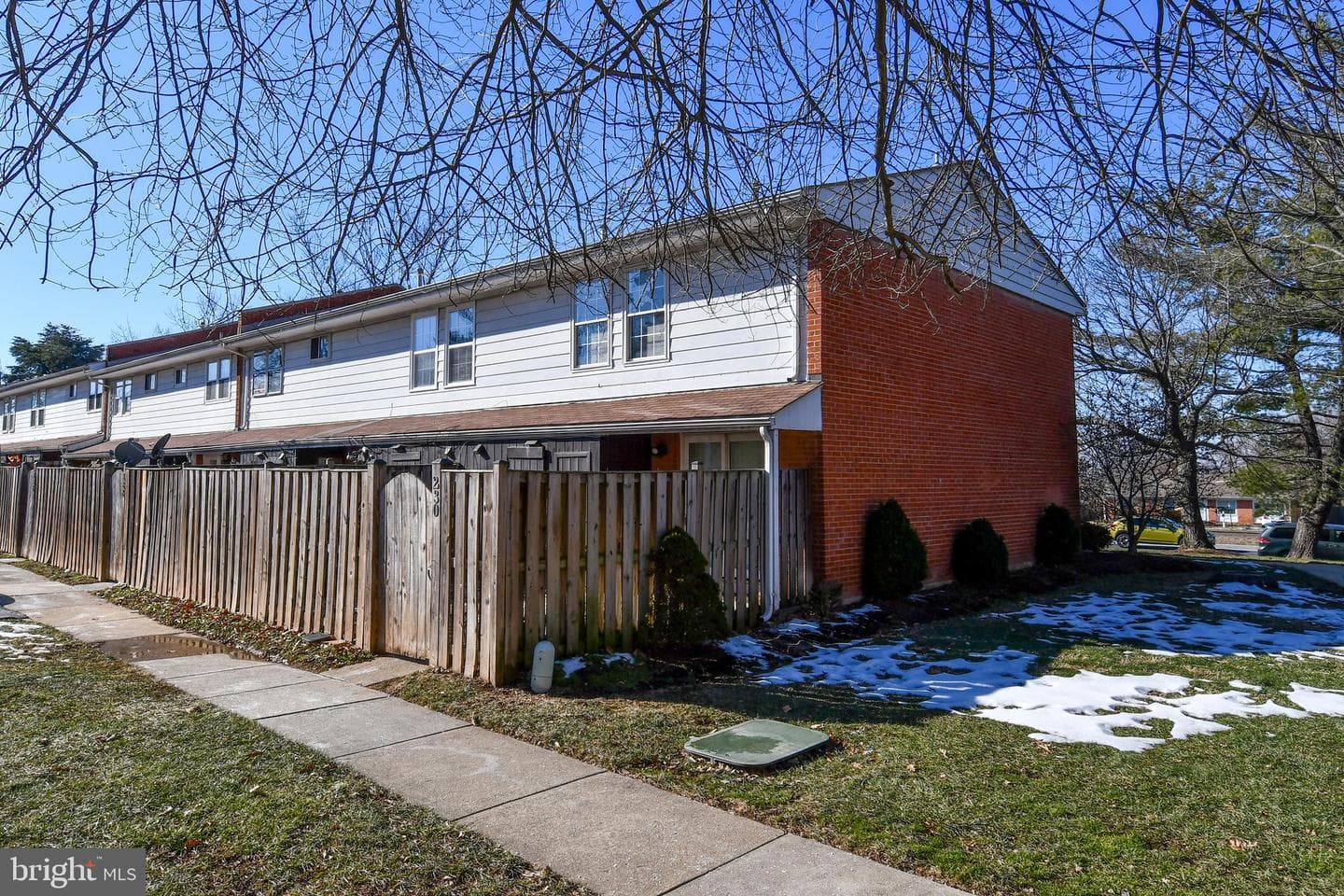 230 N Sterling Blvd photo 3