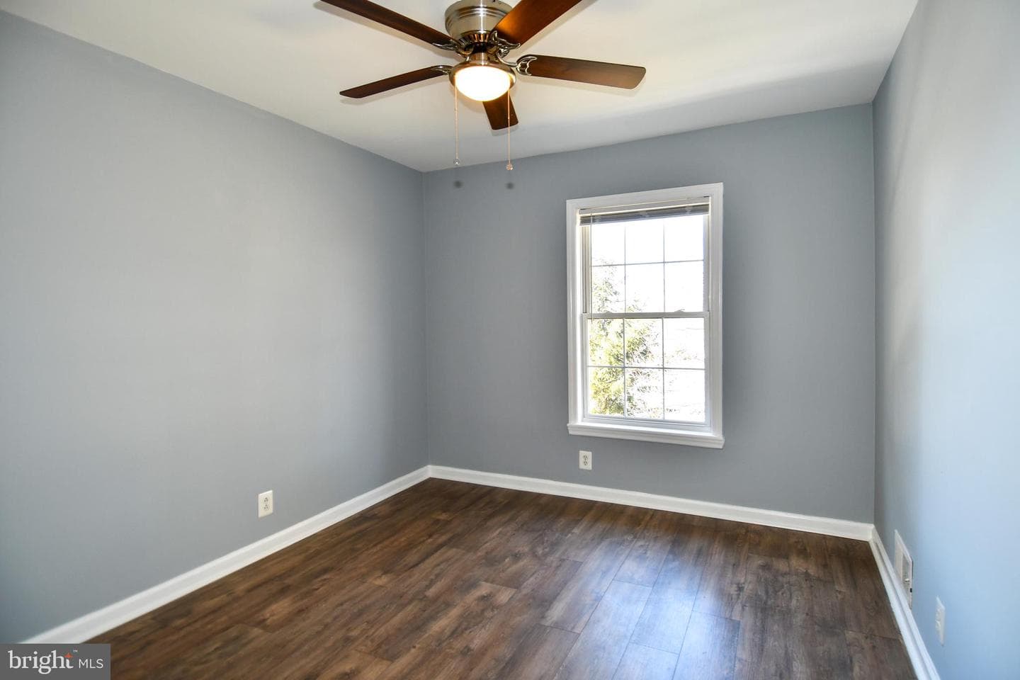 230 N Sterling Blvd photo 40