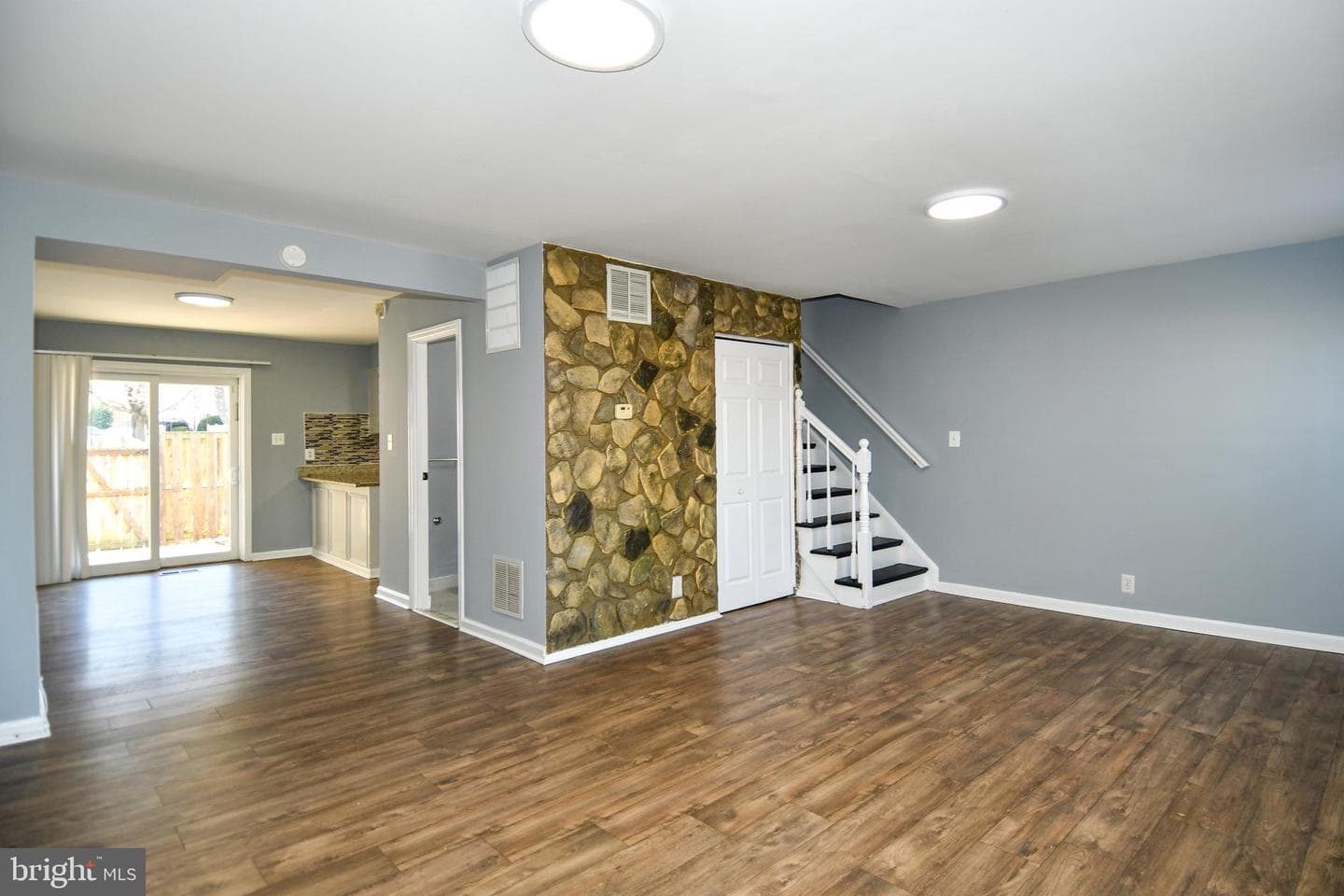 230 N Sterling Blvd photo 7
