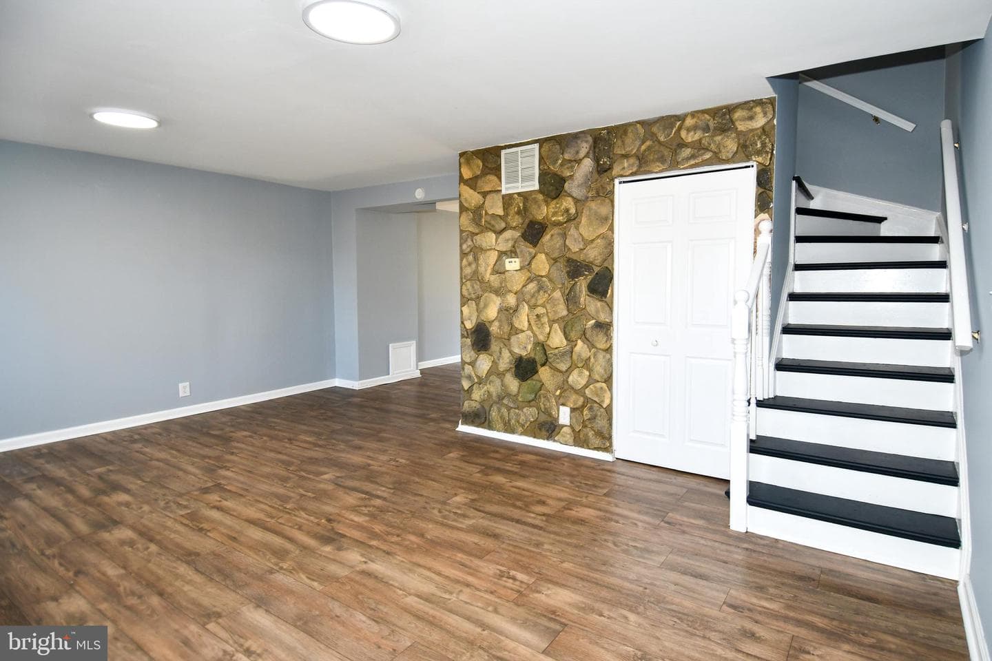 230 N Sterling Blvd photo 8