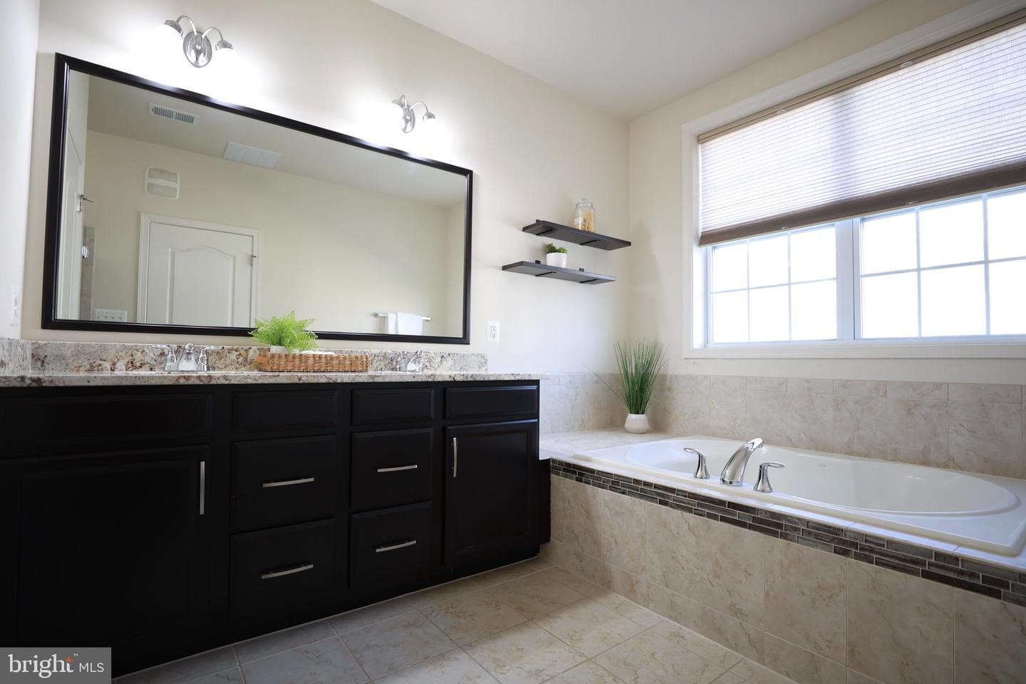 23508 Belvoir Woods Terrace photo 16