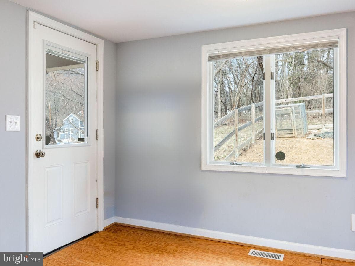 10966 Harpers Ferry Road photo 8