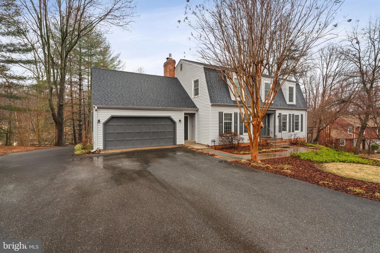18379 Sydnor Hill Court photo 4
