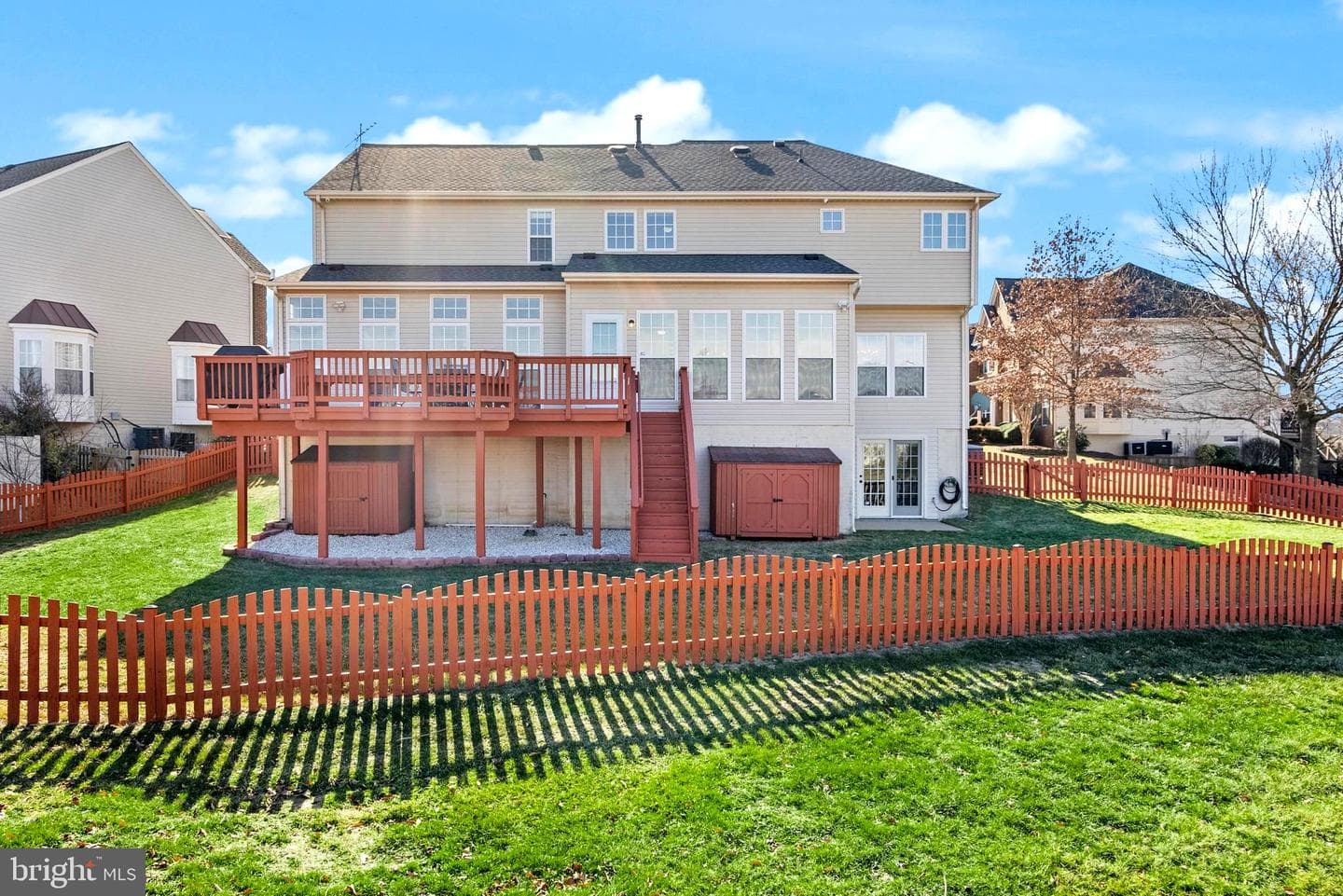 137 Burnell Place SE photo 43