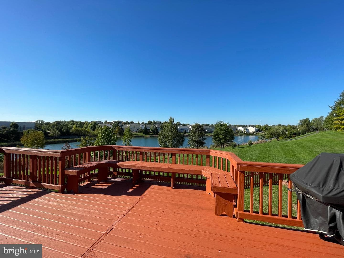137 Burnell Place SE photo 5