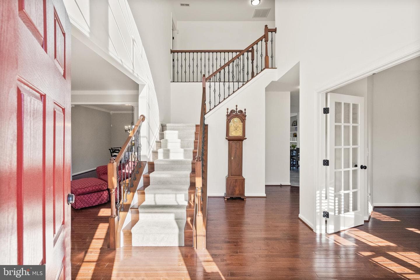 137 Burnell Place SE photo 7