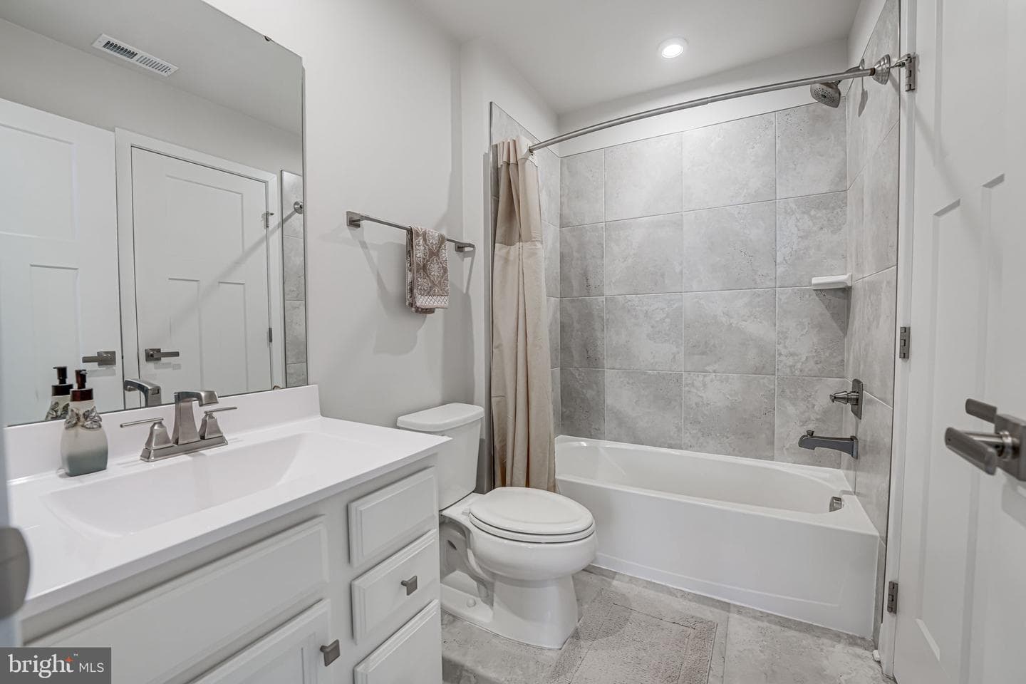 42560 Antonia Terrace photo 16