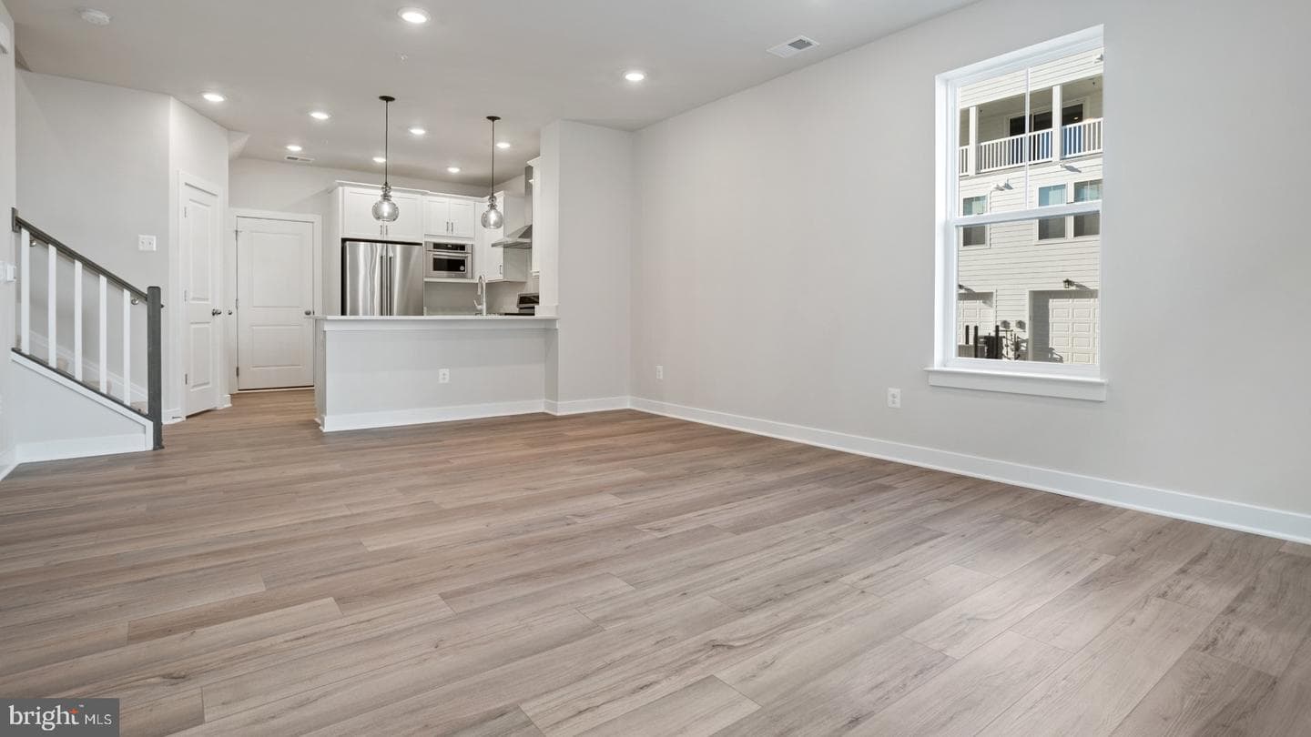 45177 Drowes Terrace photo 4