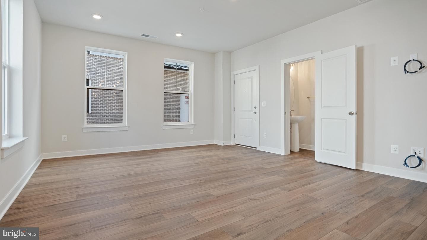 45177 Drowes Terrace photo 5
