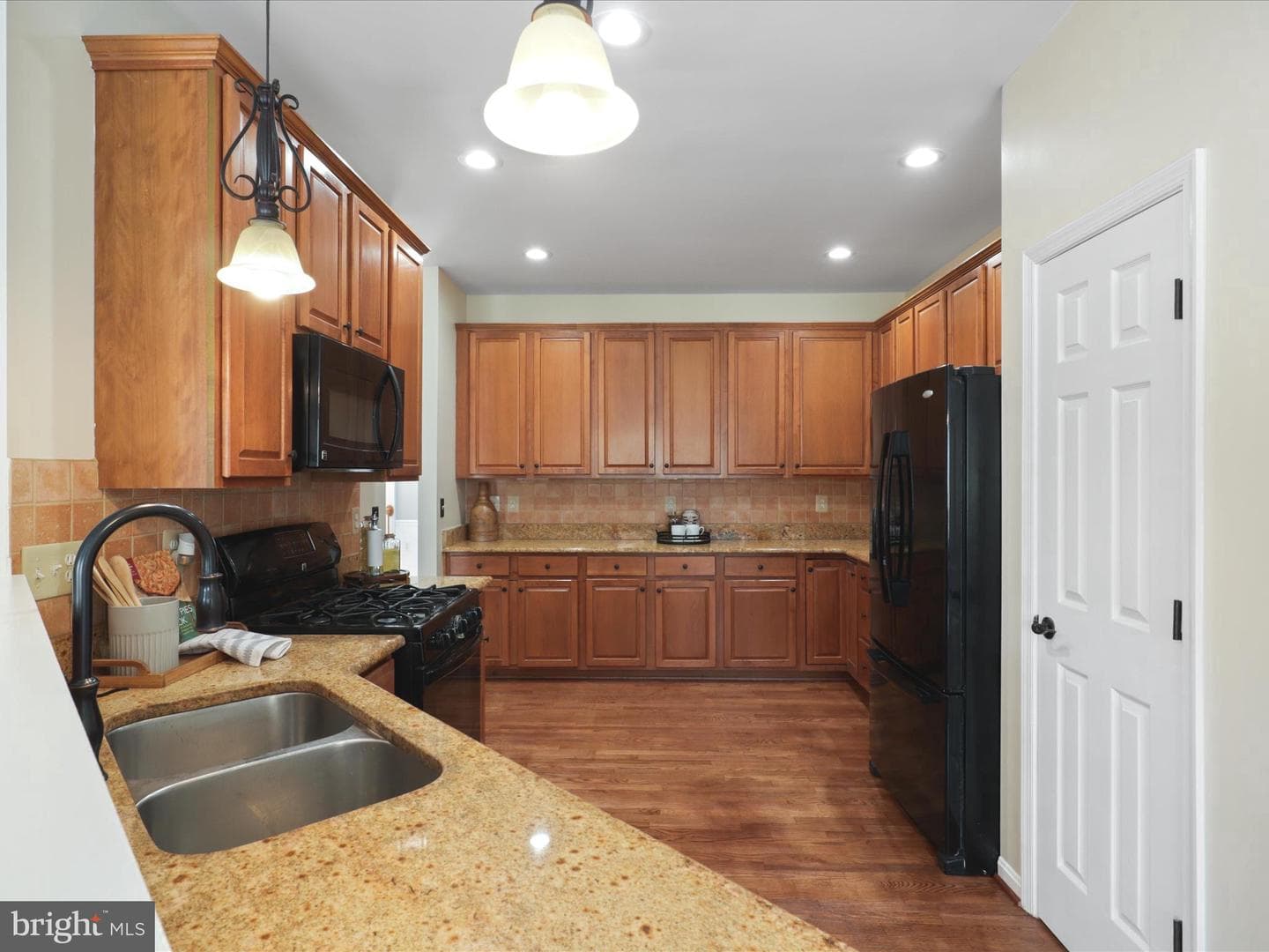 18469 Wide Meadow Square photo 13