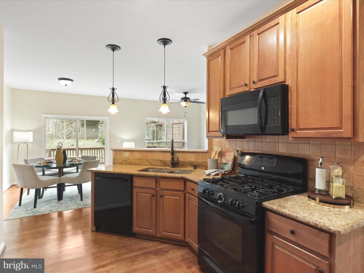 18469 Wide Meadow Square photo 14