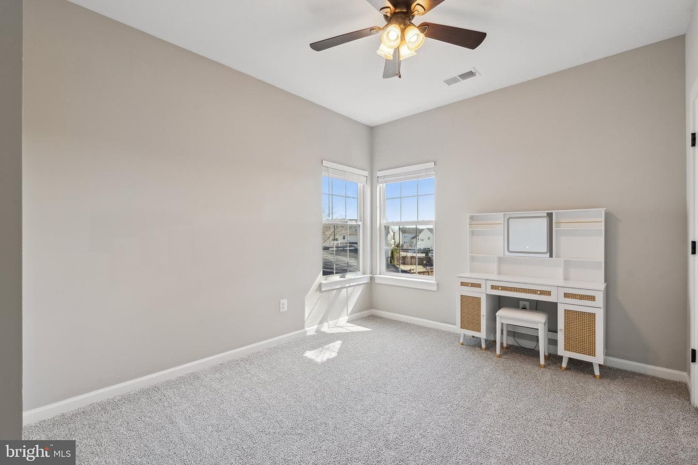 42 N Berlin Pike photo 29