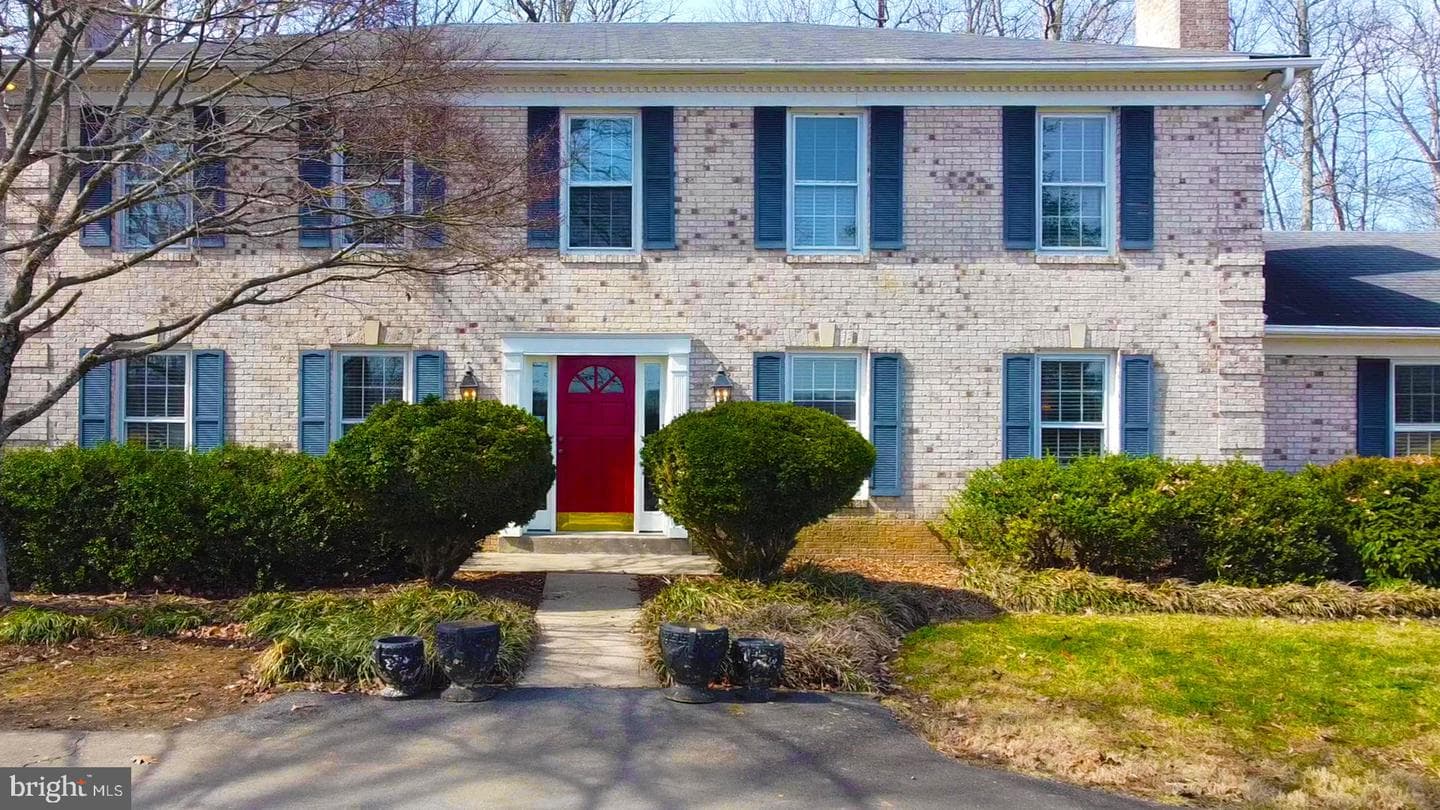 21733 Oatlands Road photo 1