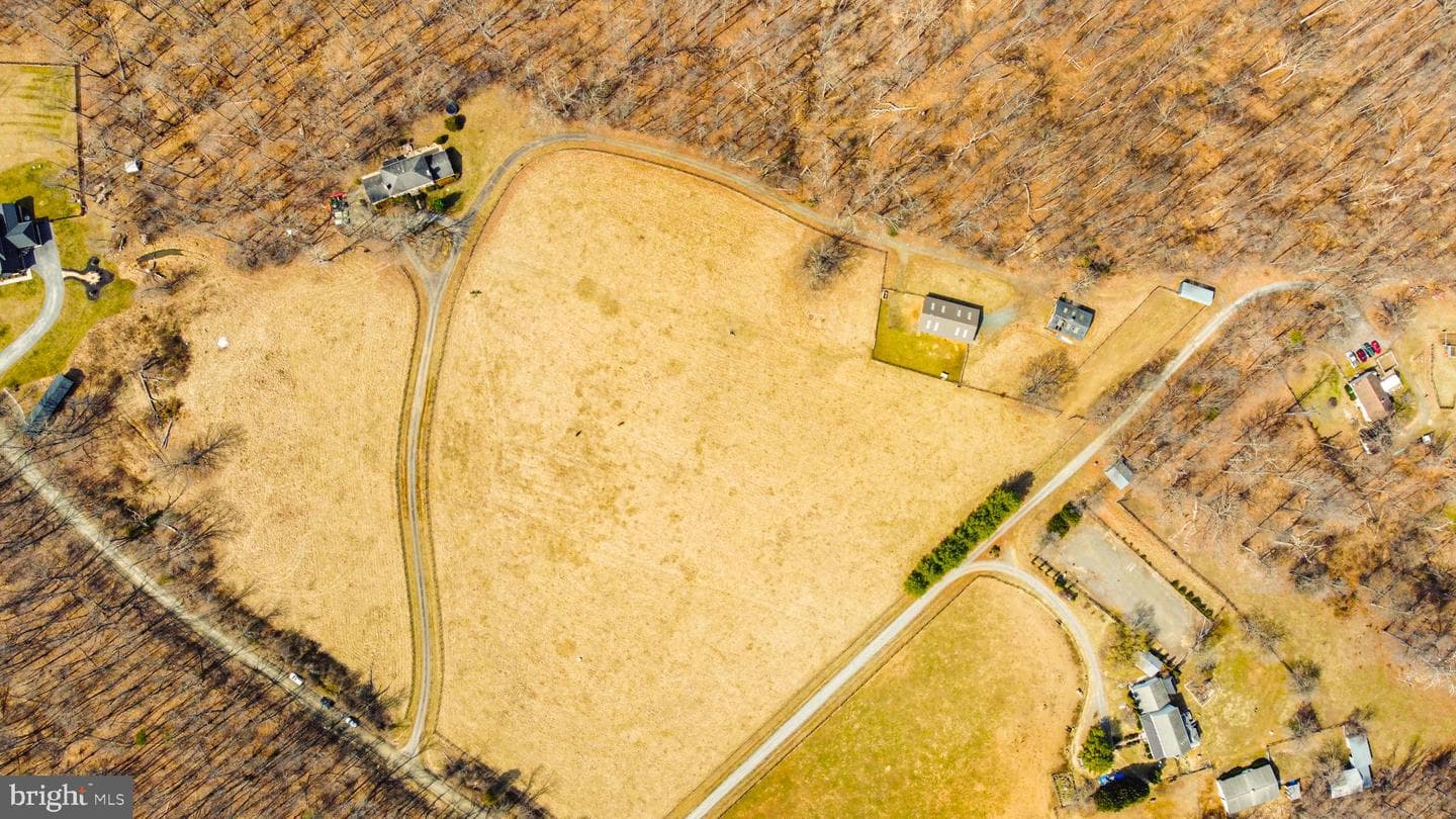 21733 Oatlands Road photo 15