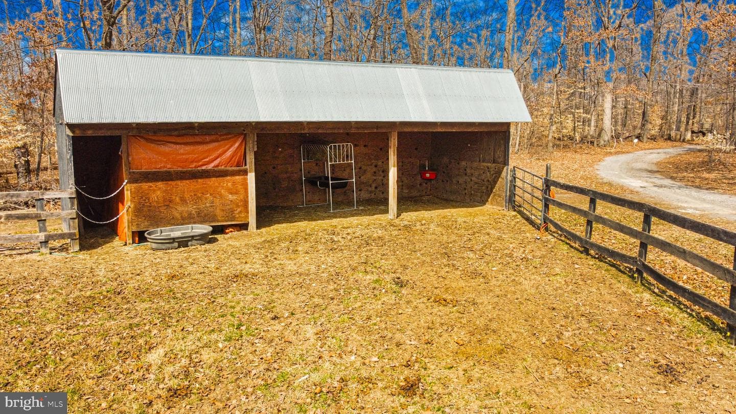 21733 Oatlands Road photo 19