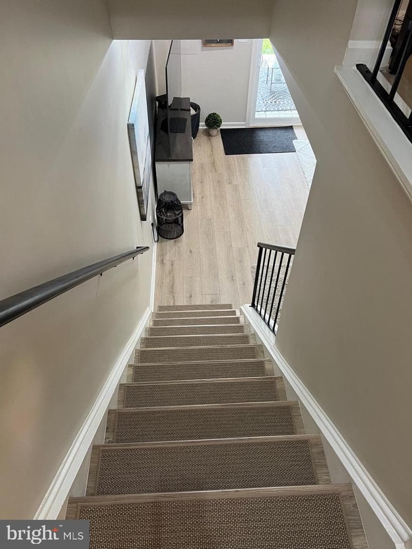 20202 Foothill Terrace photo 21