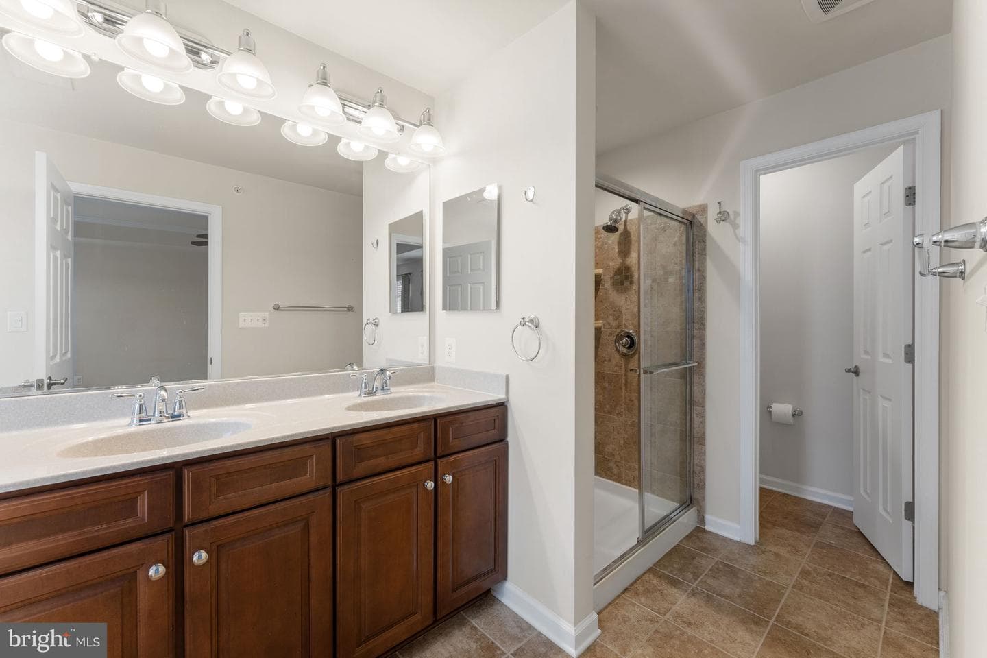 24660 Caribou Square photo 16