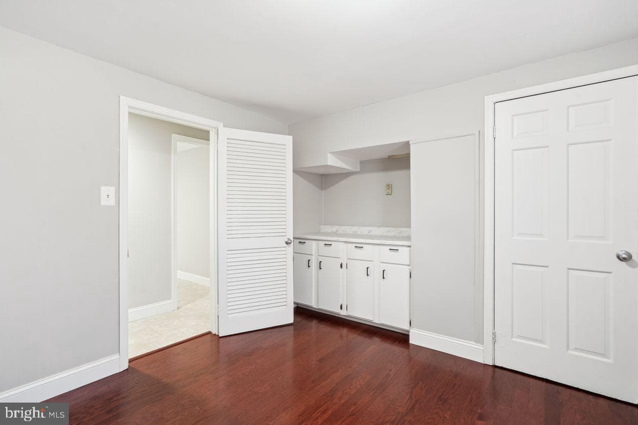 1105 E Holly Avenue photo 30