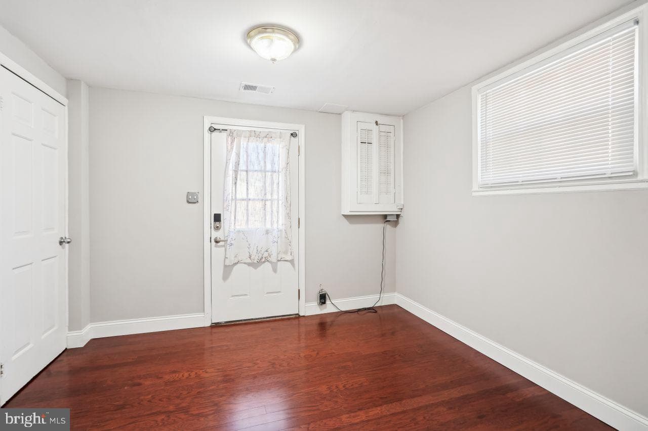 1105 E Holly Avenue photo 31