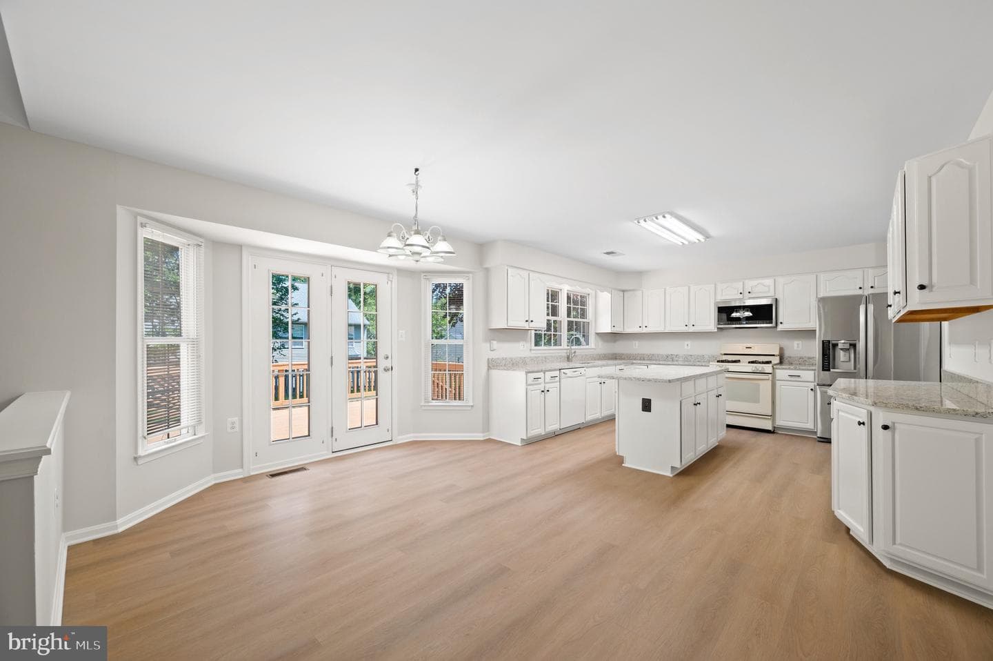 208 Cranbrook Drive NE photo 14