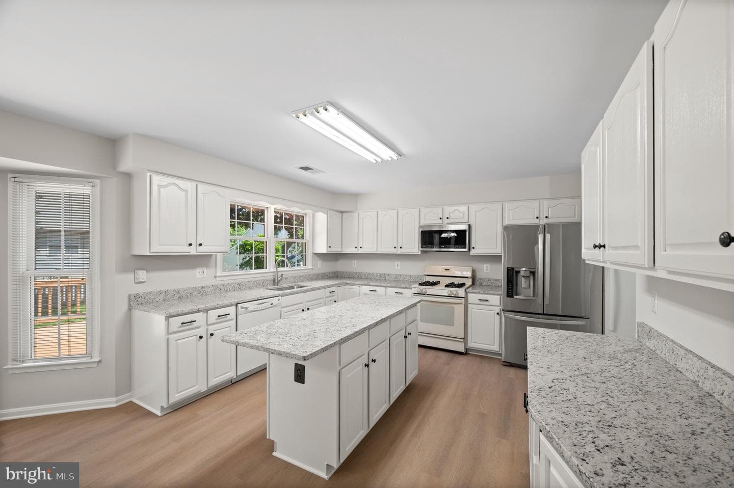 208 Cranbrook Drive NE photo 15