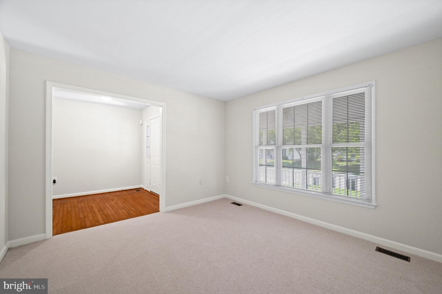 208 Cranbrook Drive NE photo 16