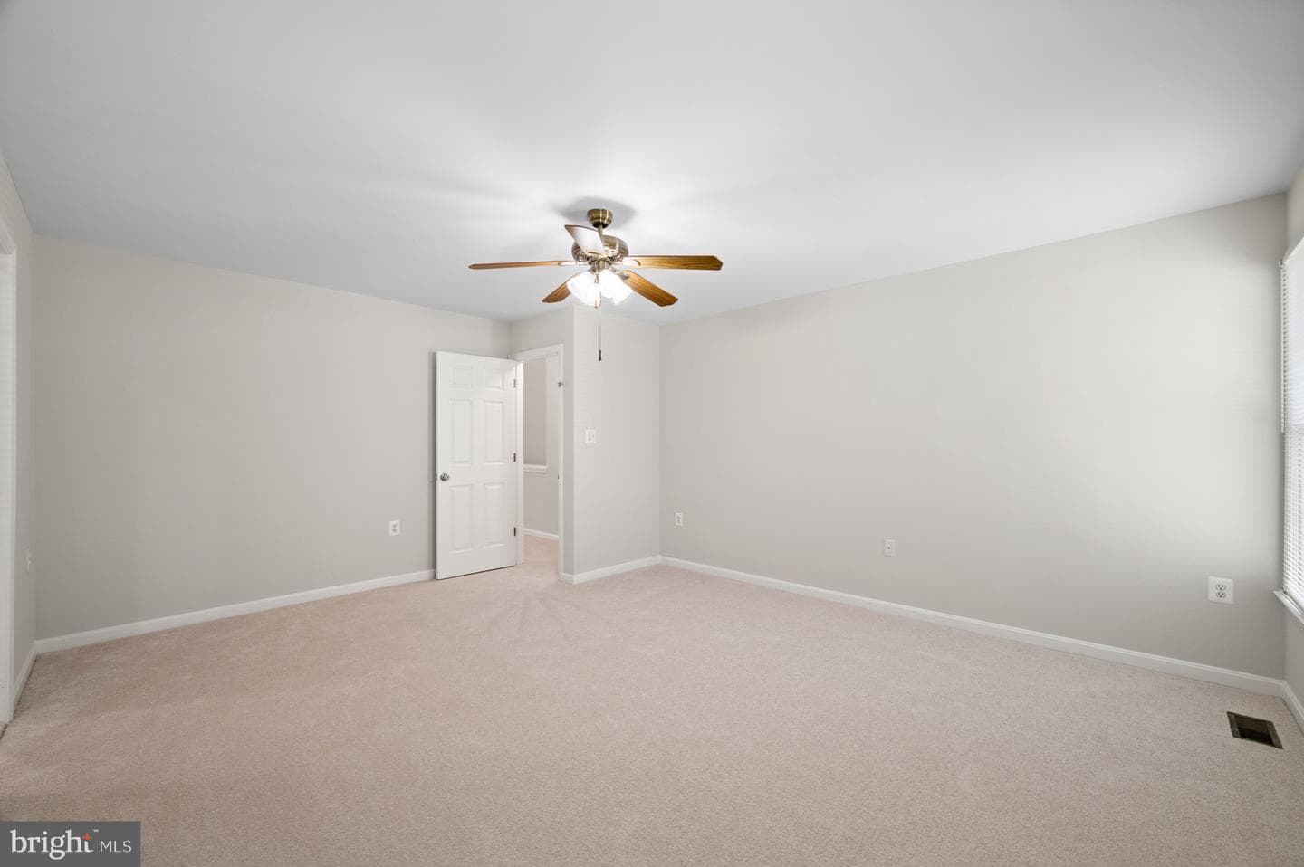 208 Cranbrook Drive NE photo 27
