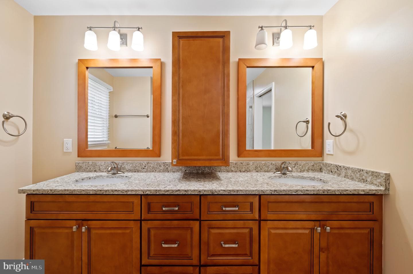 208 Cranbrook Drive NE photo 29