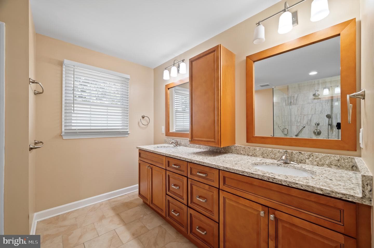 208 Cranbrook Drive NE photo 30