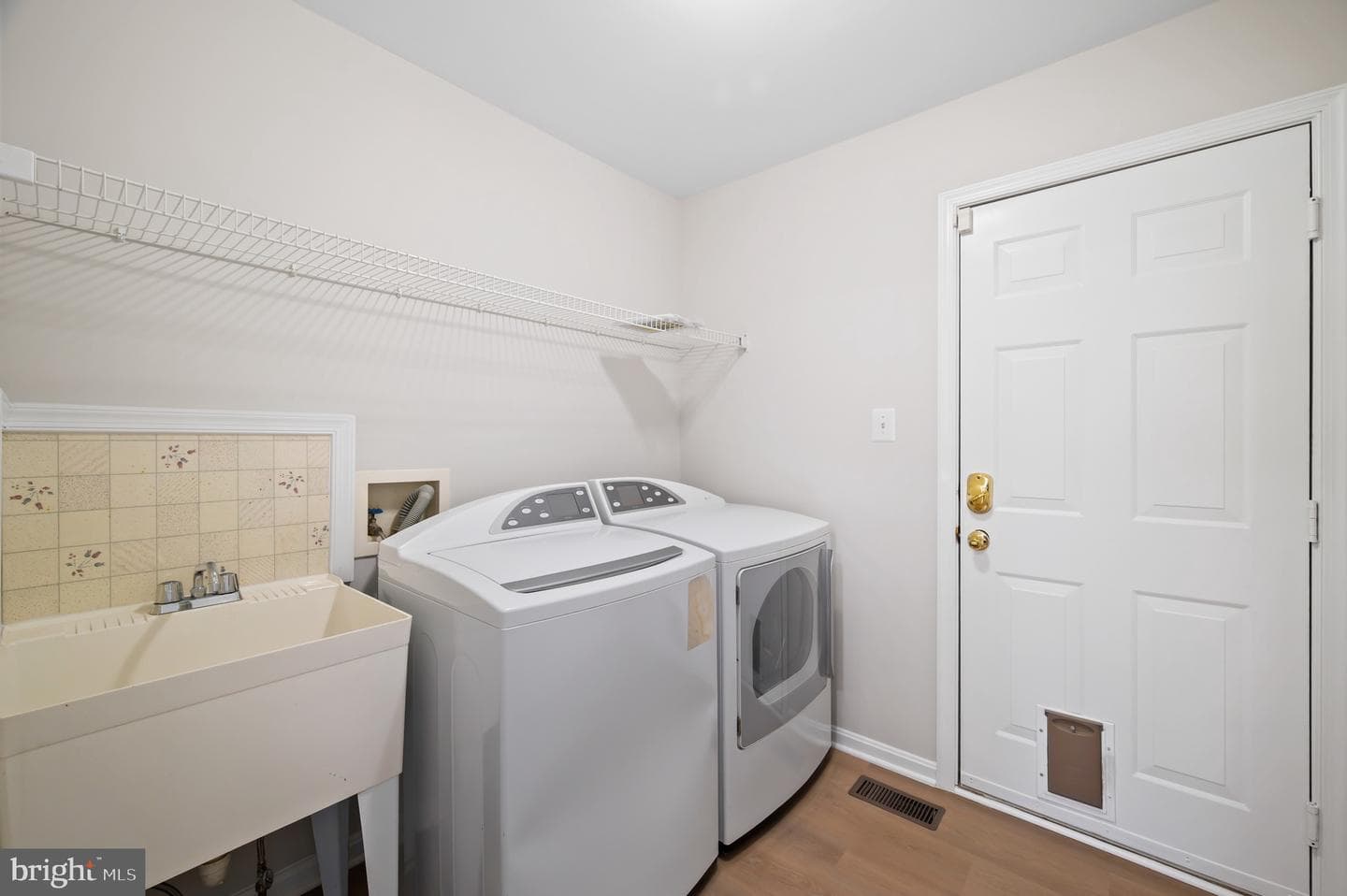 208 Cranbrook Drive NE photo 45