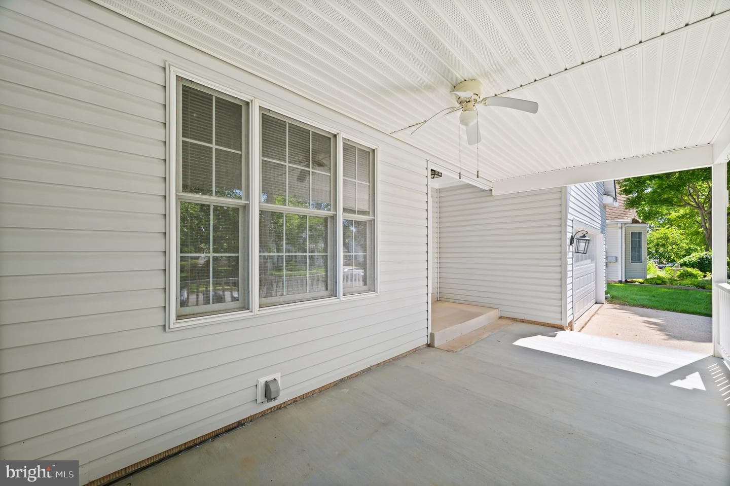 208 Cranbrook Drive NE photo 5