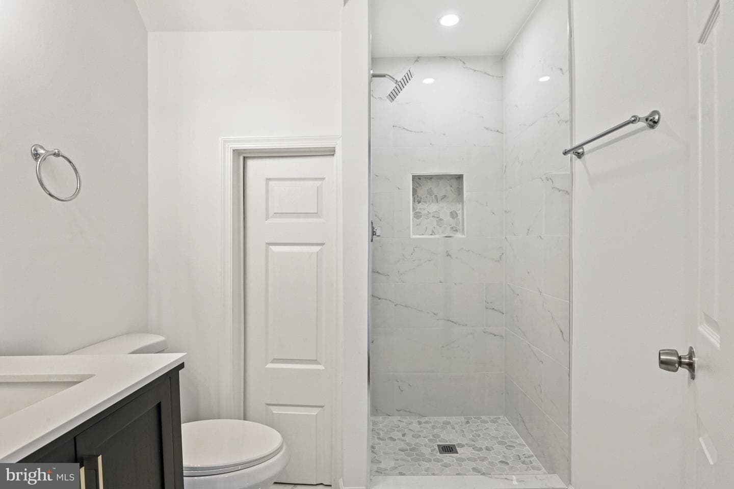 605 N York Road photo 16